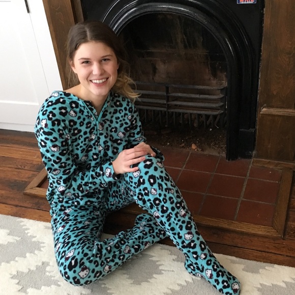 Hello Kitty | Intimates & Sleepwear | New Hello Kitty One Piece Footer ...